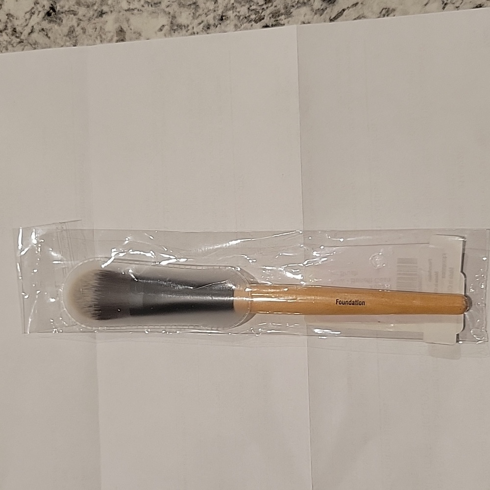 Benefit Cosmetics Makeup Brush